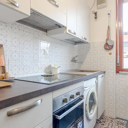 Апартаменты 1 Bedroom Lovely In *