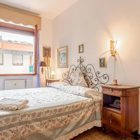 1 Bedroom Lovely In Apartamento