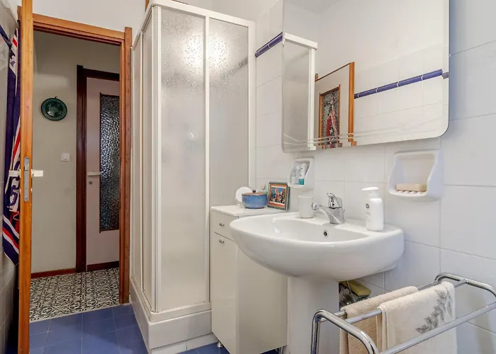 1 Bedroom Lovely In *